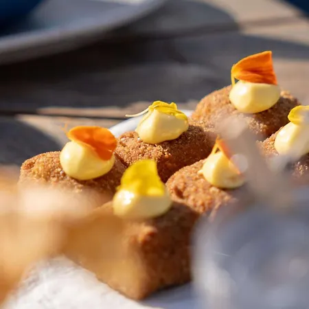 Hotel Canopy By Hilton