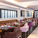 酒店 Canopy By Hilton 4*