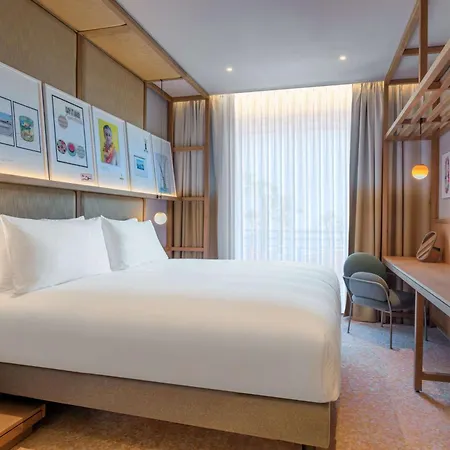 Canopy By Hilton ホテル 4*