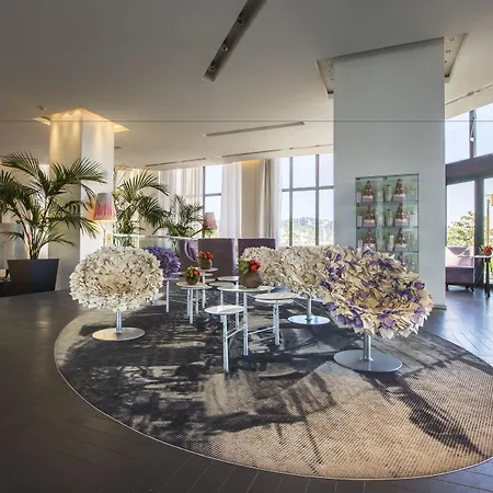 Canopy By Hilton 4* カンヌ