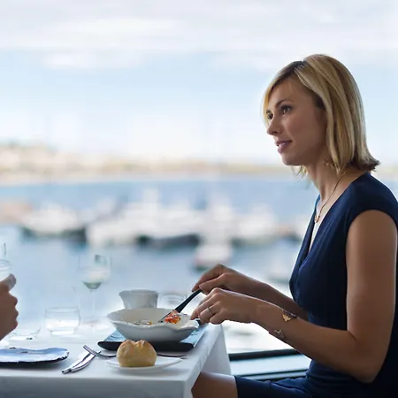 ホテル Canopy By Hilton