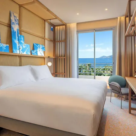 Canopy By Hilton 4*