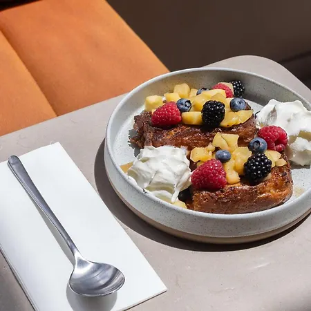 Hotell Canopy By Hilton 4*