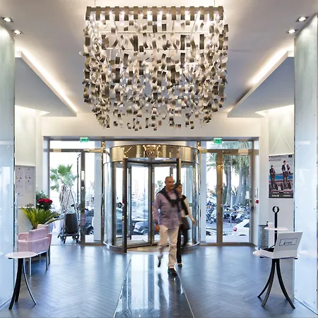 Canopy By Hilton 4*