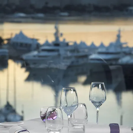 Hotell Canopy By Hilton 4*