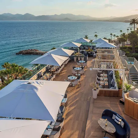Canopy By Hilton 4*