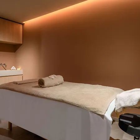 Hotel Canopy By Hilton 4*