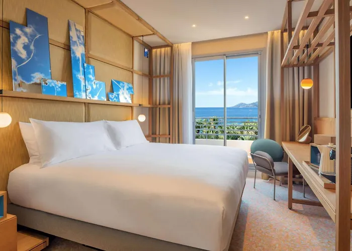 Canopy By Hilton 4*