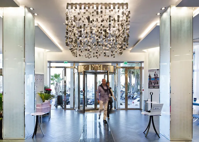 Canopy By Hilton 4*