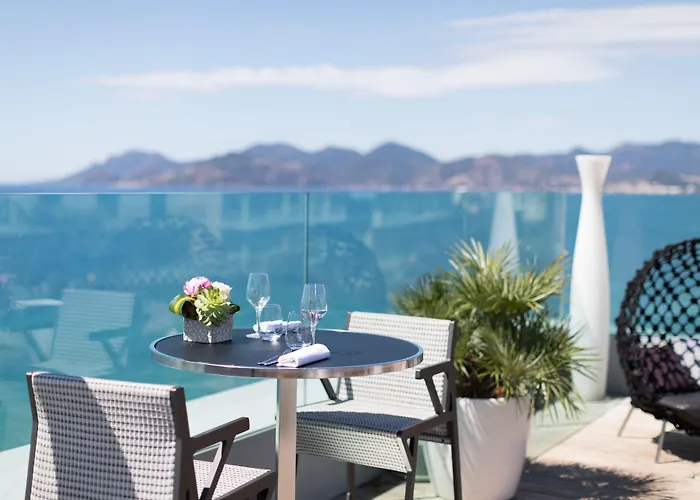 Otel Canopy By Hilton Cannes
