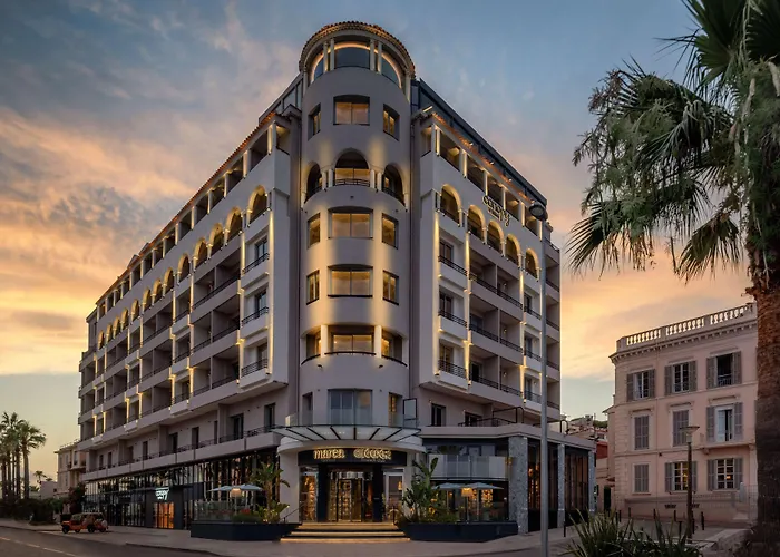 Otel Canopy By Hilton 4*
