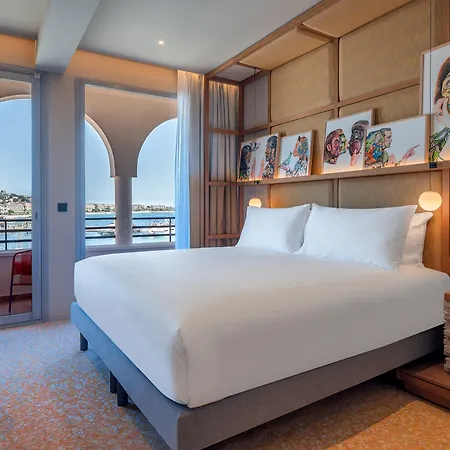 Radisson Blu 1835 Hotel, 4*