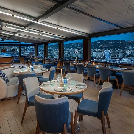 Radisson Blu 1835 Hotel,