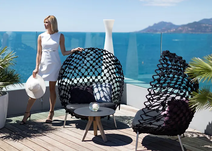 호텔 Canopy By Hilton 4*